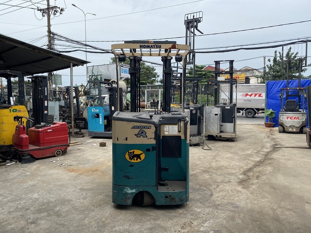 Komatsu Reach Truck