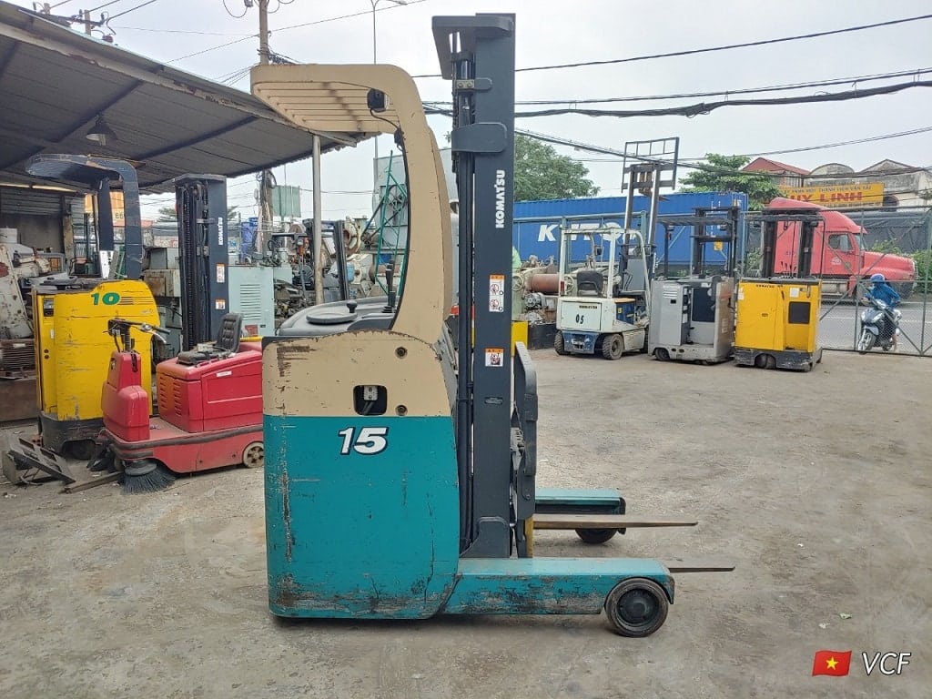 Komatsu Reach Truck