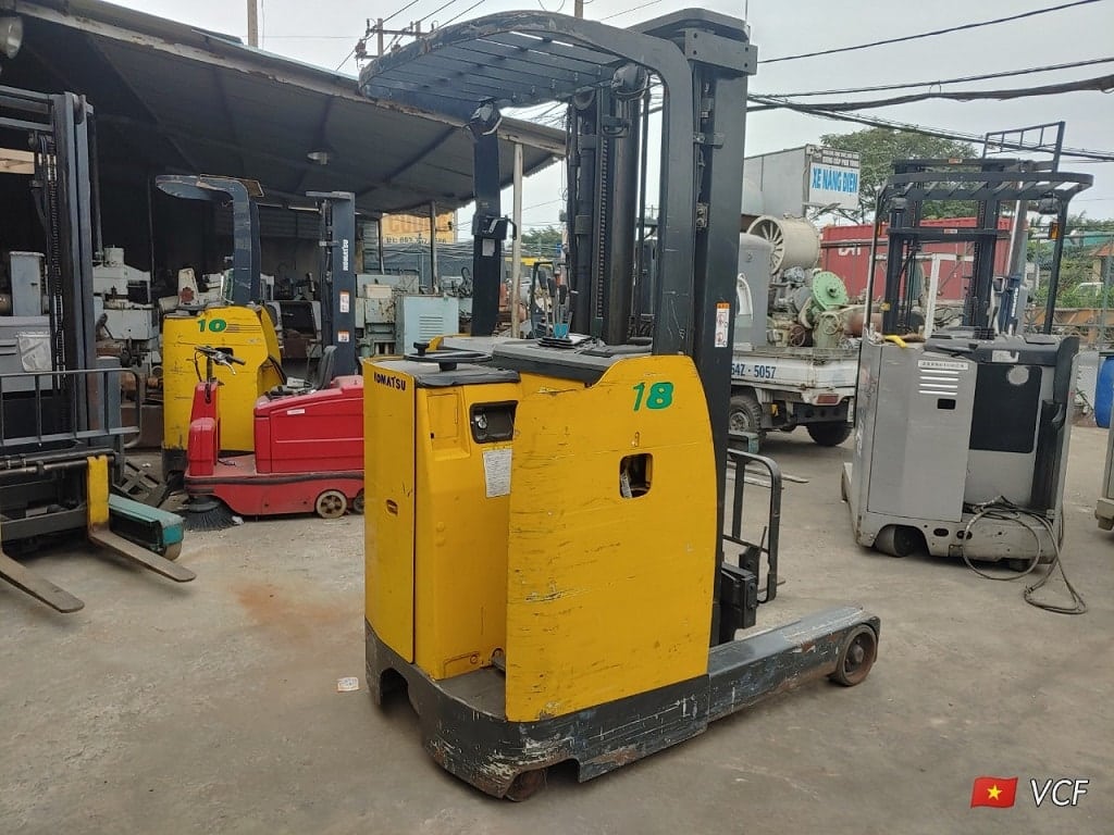 Xe nâng điện đứng lái Komatsu 1,8 tấn