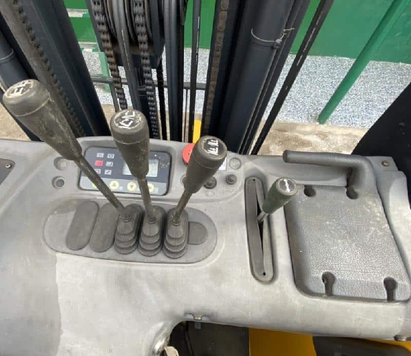 Giá xe nâng điện đứng lái