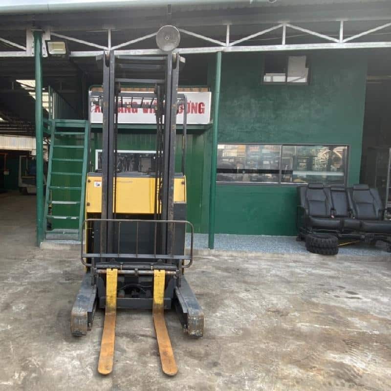 Xe nâng điện đứng lái 1.5 tấn
