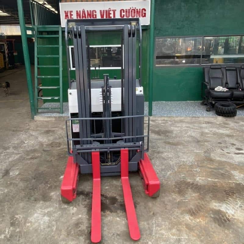 Xe nâng điện đứng lái 1.5 tấn