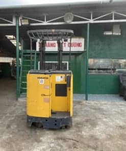 Xe nâng điện đứng lái cũ komatsu