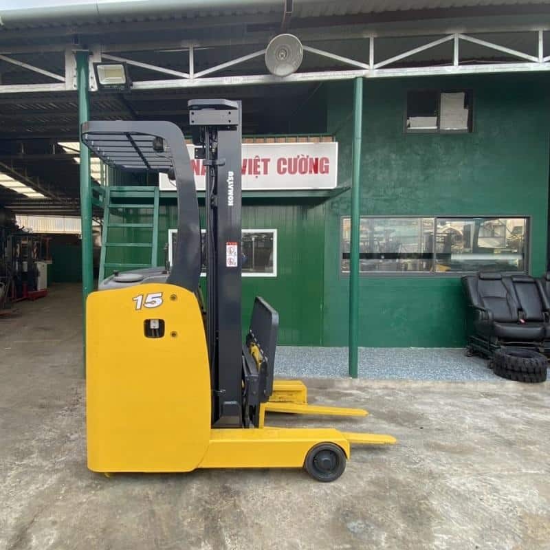 Xe nâng điện đứng lái komatsu