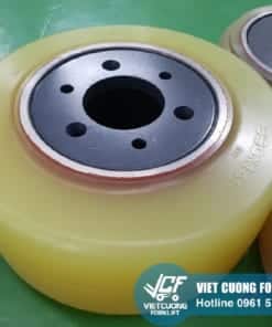 bánh chạy bánh lái