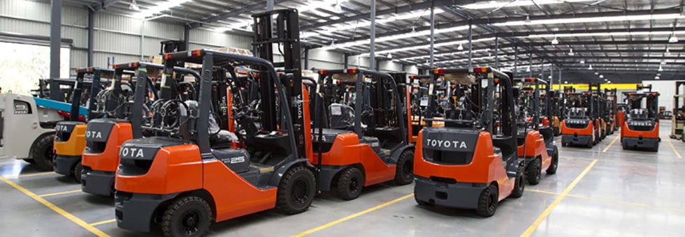 nên chọn mua xe nâng điện mới hay xe nâng điện đã qua sử dụng