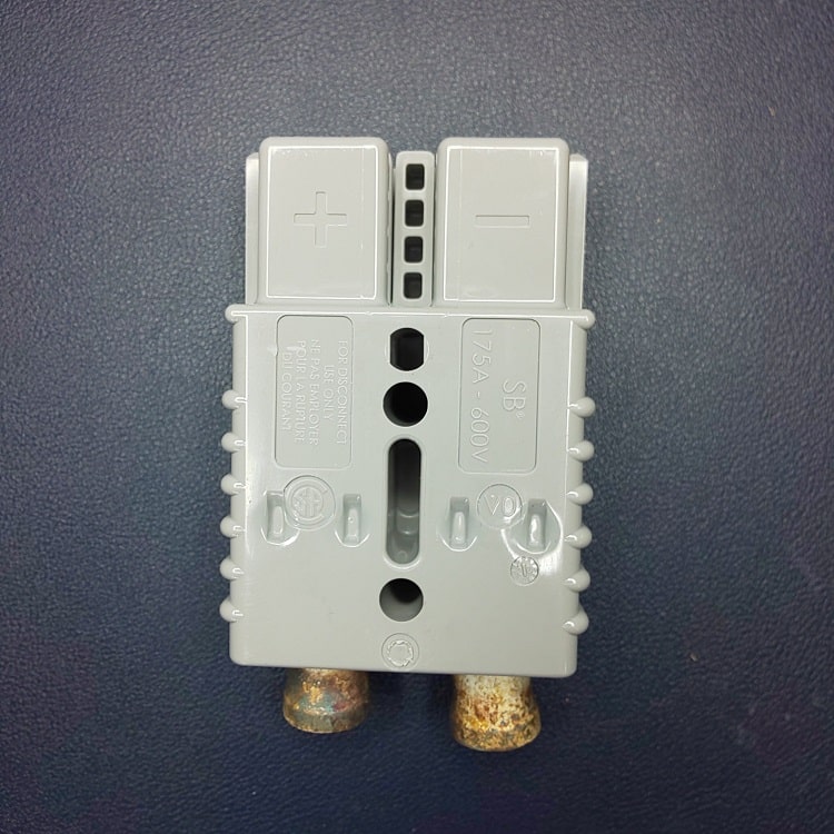 Giắc cắm sạc bình 175A