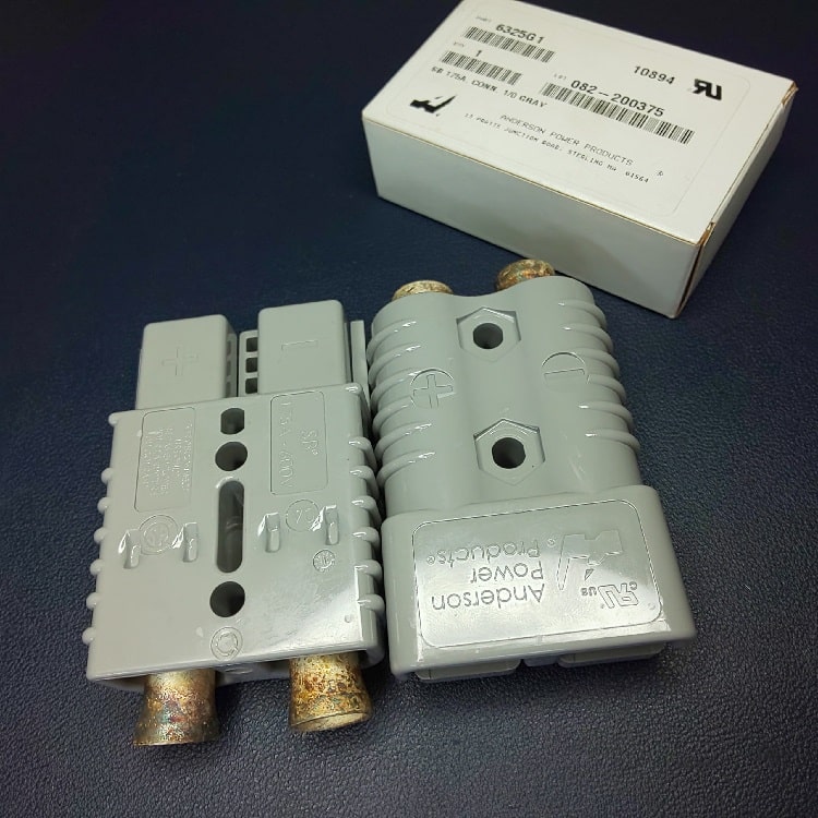 Giắc cắm sạc bình 175A