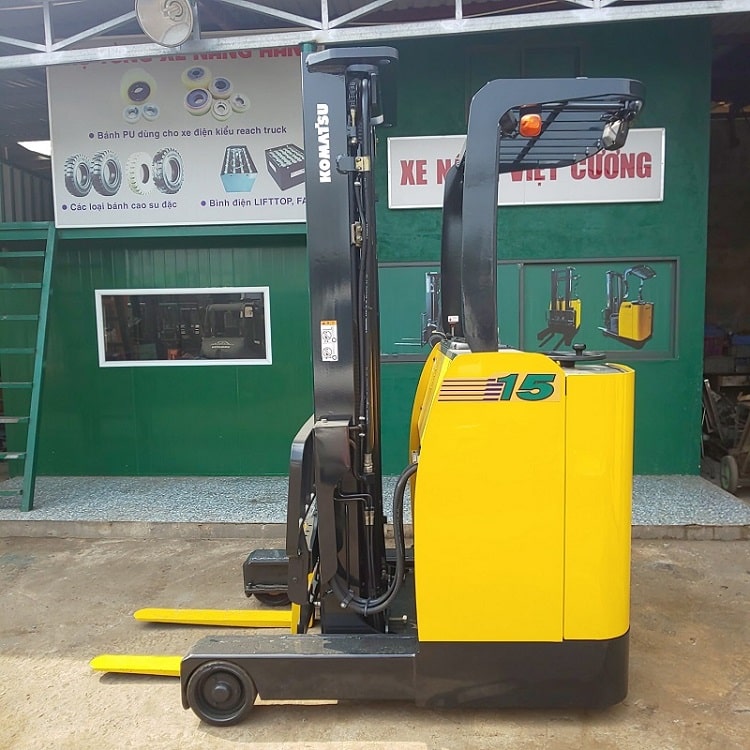 xe nâng điện Komatsu