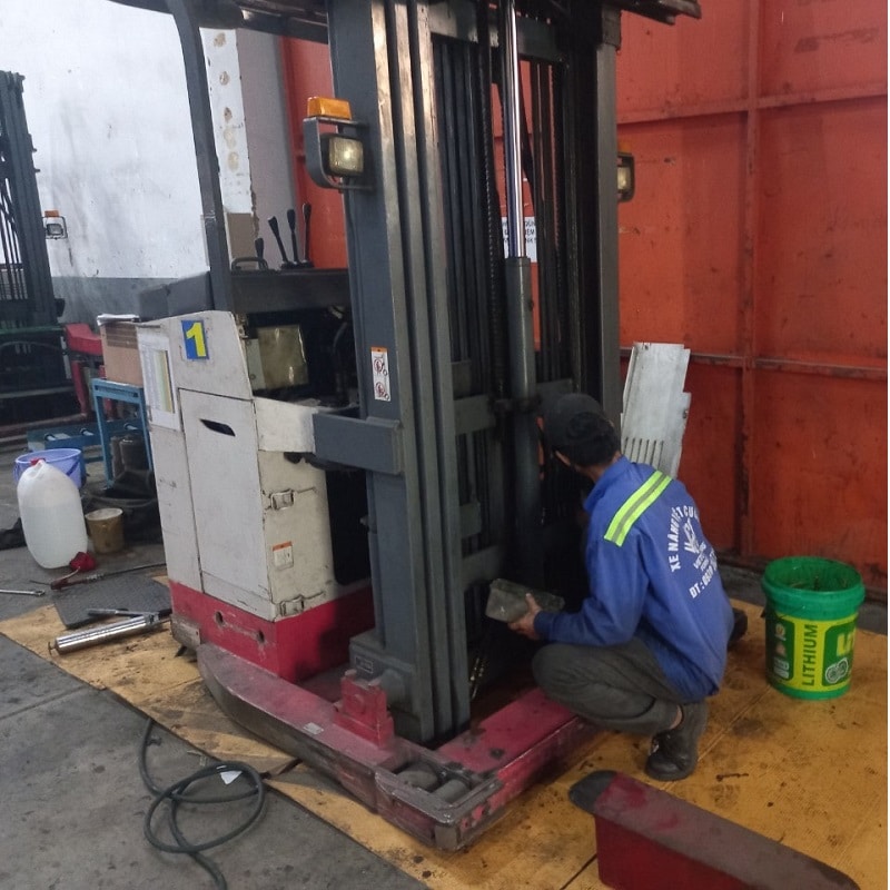 sửa chữa xe nâng điện tại Bàu Bàng