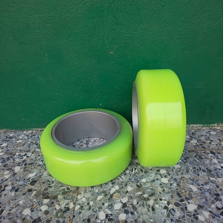 Bánh xe nâng điện đứng lái