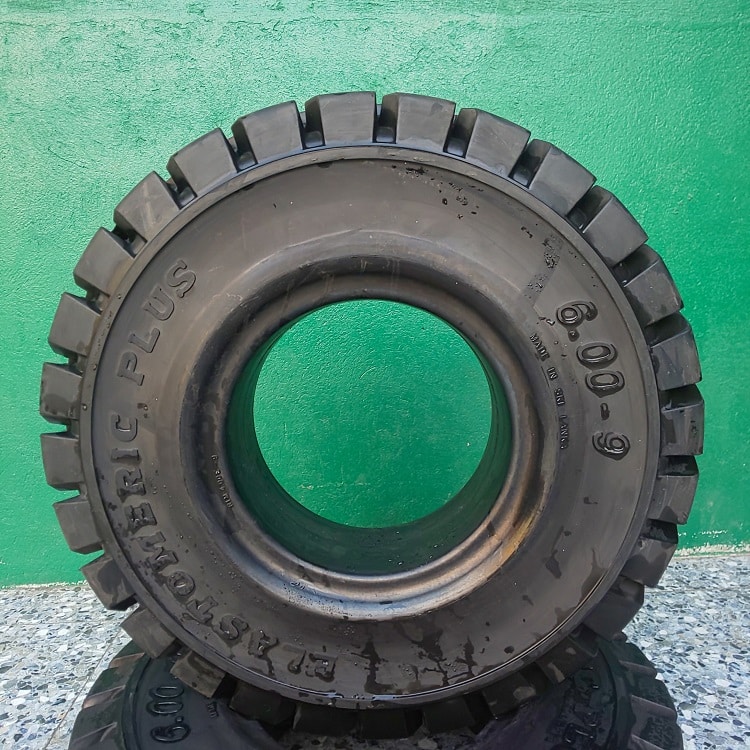 Lốp đặc xe nâng tại Sóc Trăng