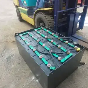 Sửa bình ắc quy xe nâng