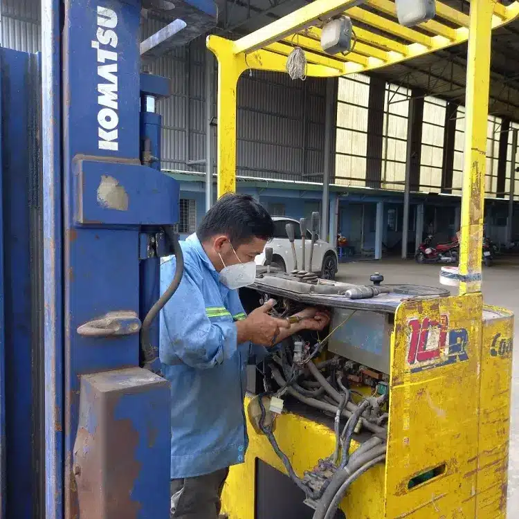 Sửa chữa xe nâng điện tại Nha Trang