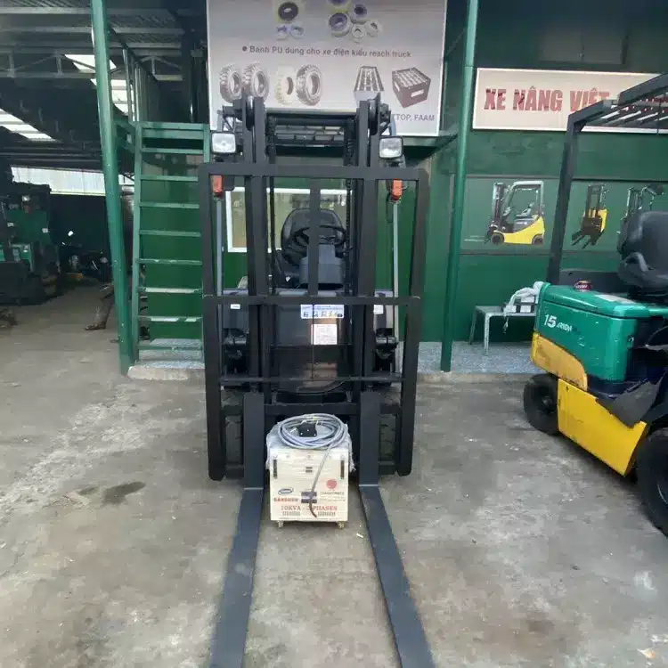 Thuê xe nâng điện giá rẻ