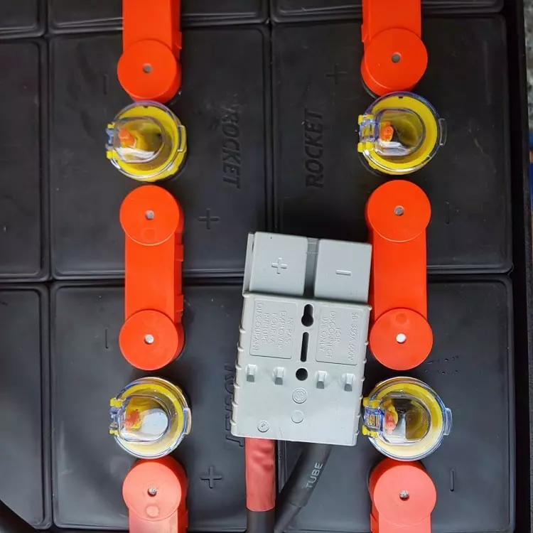 Bình điện xe nâng Rocket