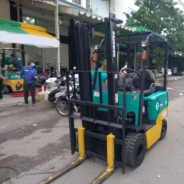 Xe nâng điện thời giá xăng tăng