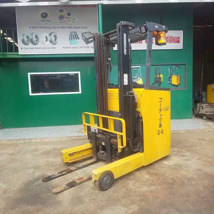 Xe nâng điện thời giá xăng tăng