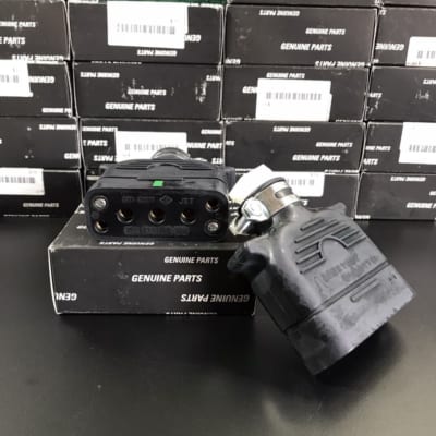 Giac cam 3 pha 30A 250V