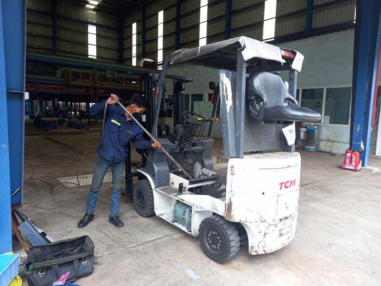 bảo trì xe nâng