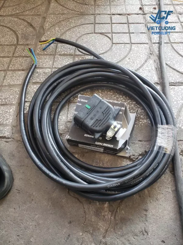 Công tác chuẩn bị dây và giắc cắm sạc 3 pha